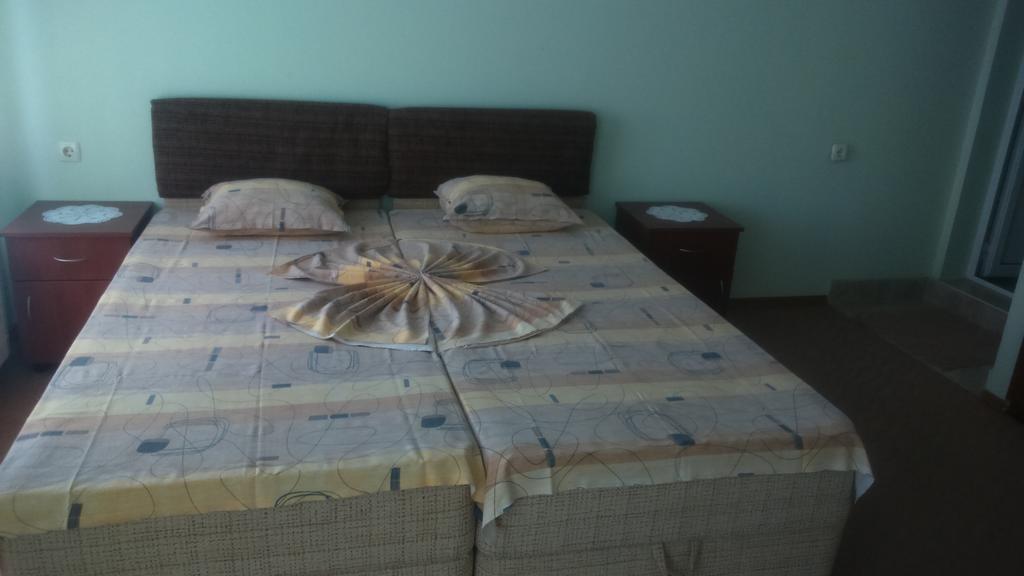 Enjoy Guest House Golden Sands Bilik gambar