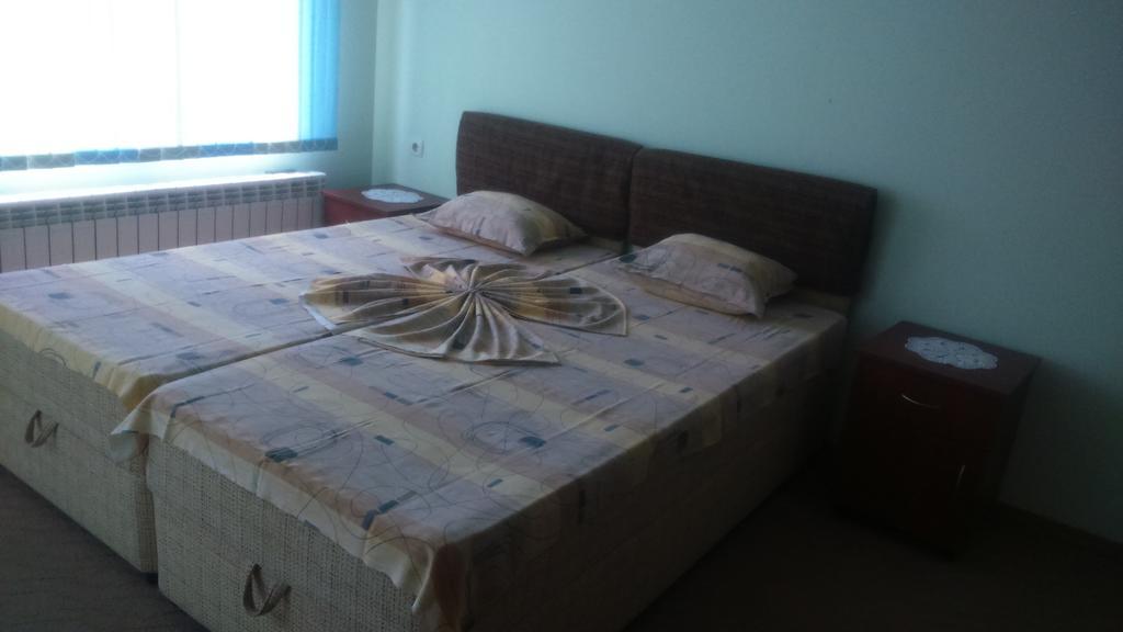 Enjoy Guest House Golden Sands Bilik gambar